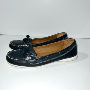 Sebago Navy Leather White Stitching Boat Shoes Loafers
Woman’s Size 9M Slip On